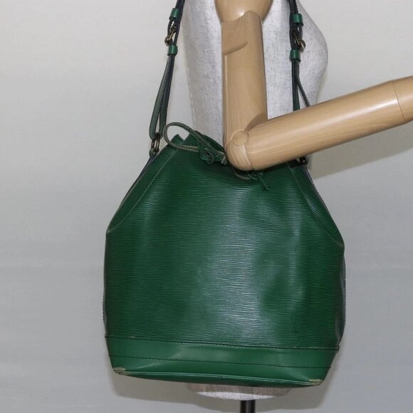 LOUIS VUITTON Epi Noe Shoulder Bag Green M44004 LV Auth 147471 - Picture 1 of 16